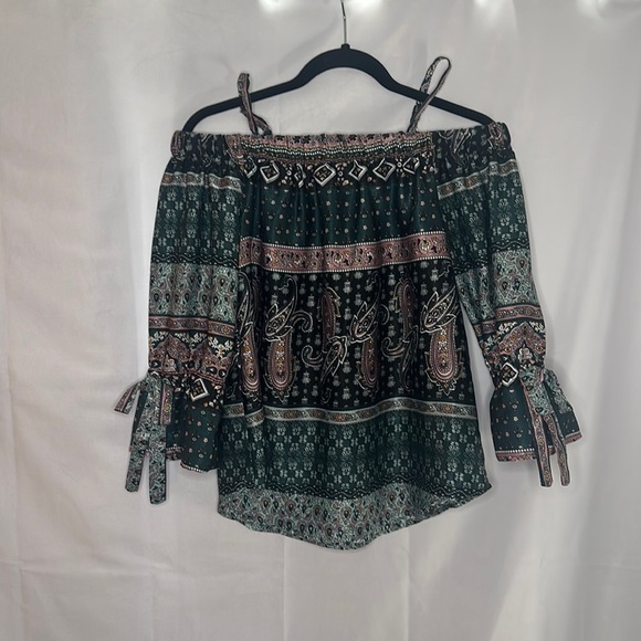 A. BYER OFF THE SHOULDER CHIFFON PATTERN BLOUSE (SIZE M) - Picture 4 of 9